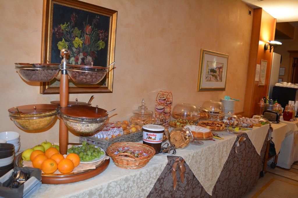 Hotel Lory & Ristorante Ferraro Celano Eksteriør bilde